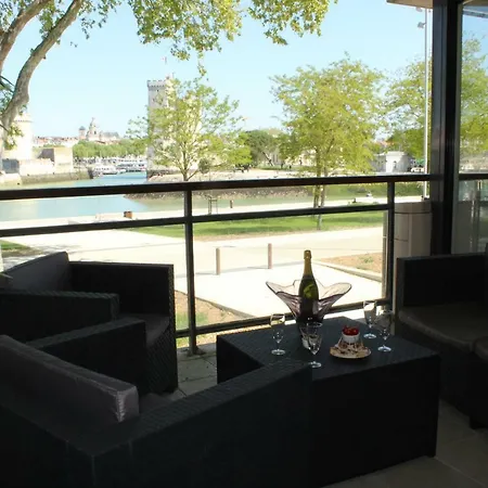 Daire Vue Exceptionnelle Sur Les Tours ! Charme Et Tranquillite *