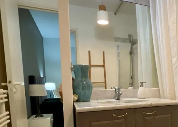 Daire Vue Exceptionnelle Sur Les Tours ! Charme Et Tranquillite