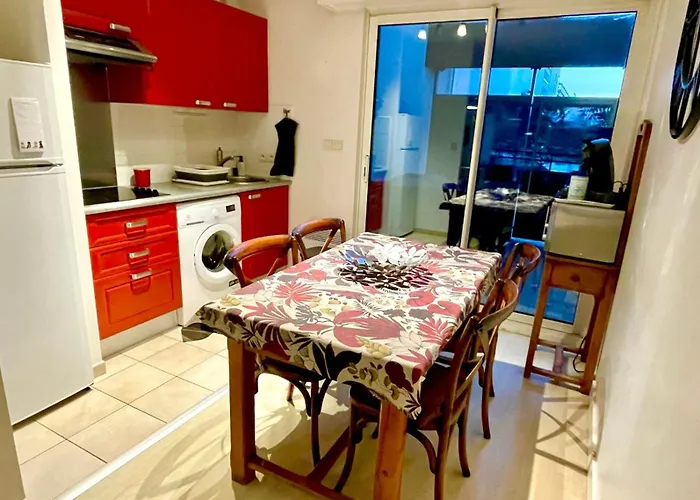 Vue Exceptionnelle Sur Les Tours ! Charme Et Tranquillite La Rochelle (Charente-Maritime)